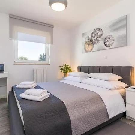 Apartman Neu Hervorragende 4-sterne-barbieri-wohnung In Der Nahe Des Meeres In Pula, Istrien *