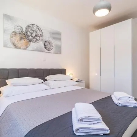 アパート Neu Hervorragende 4-sterne-barbieri-wohnung In Der Nahe Des Meeres In Pula, Istrien プーラ